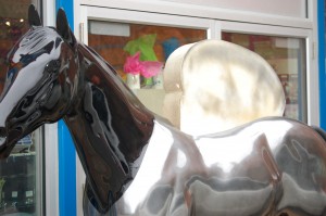 Toaster Horse at Lynn's Paradise Cafe