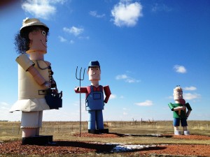 Enchanted Highway Stop #7 - Tin Family