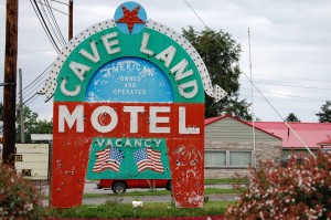 Cave Land Motel - Cave City, Kentucky