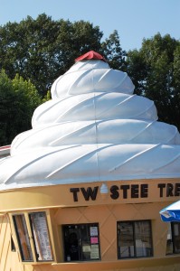M & M's Twistee Treat - E. Peoria, Illinois
