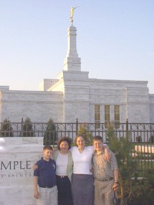 Solomon, Julianne, Amaree and Seth at LDS Nashville Temple Dedication, May 2000