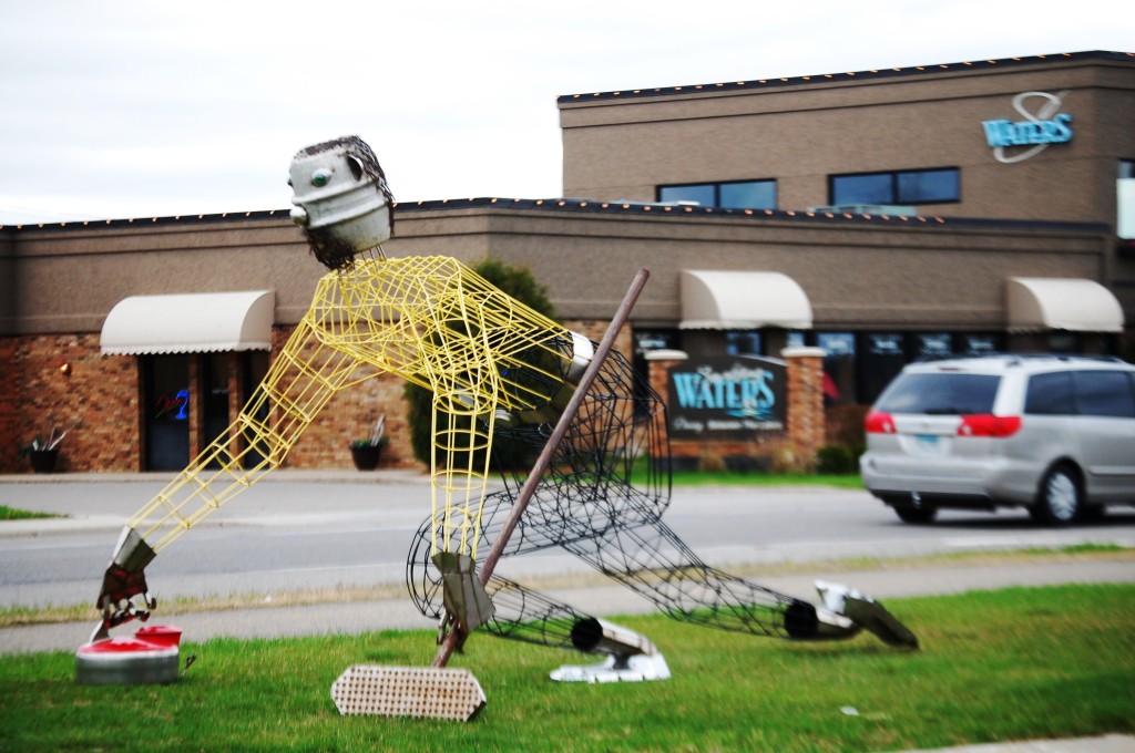 Pete the Curler by Dale Lewis - one of 25 pieces in the 2014 Sculpture Walk