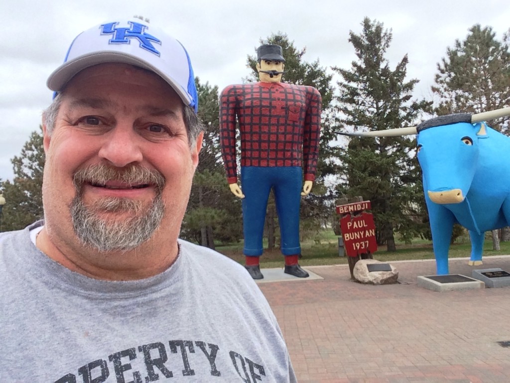 Sumoflam at Paul Bunyan statue in Bemidji, Minnesota - Dreams can come true!