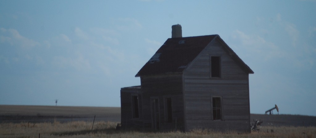 An old house as seen on the road to Williston