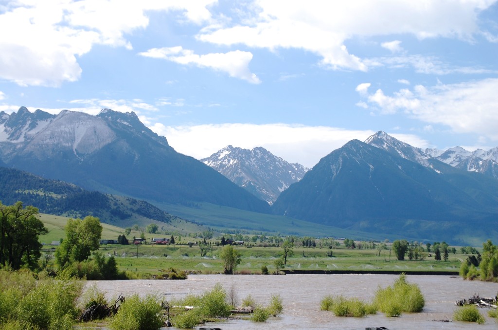 The mountains and the Yellowstone River as seen from US 89