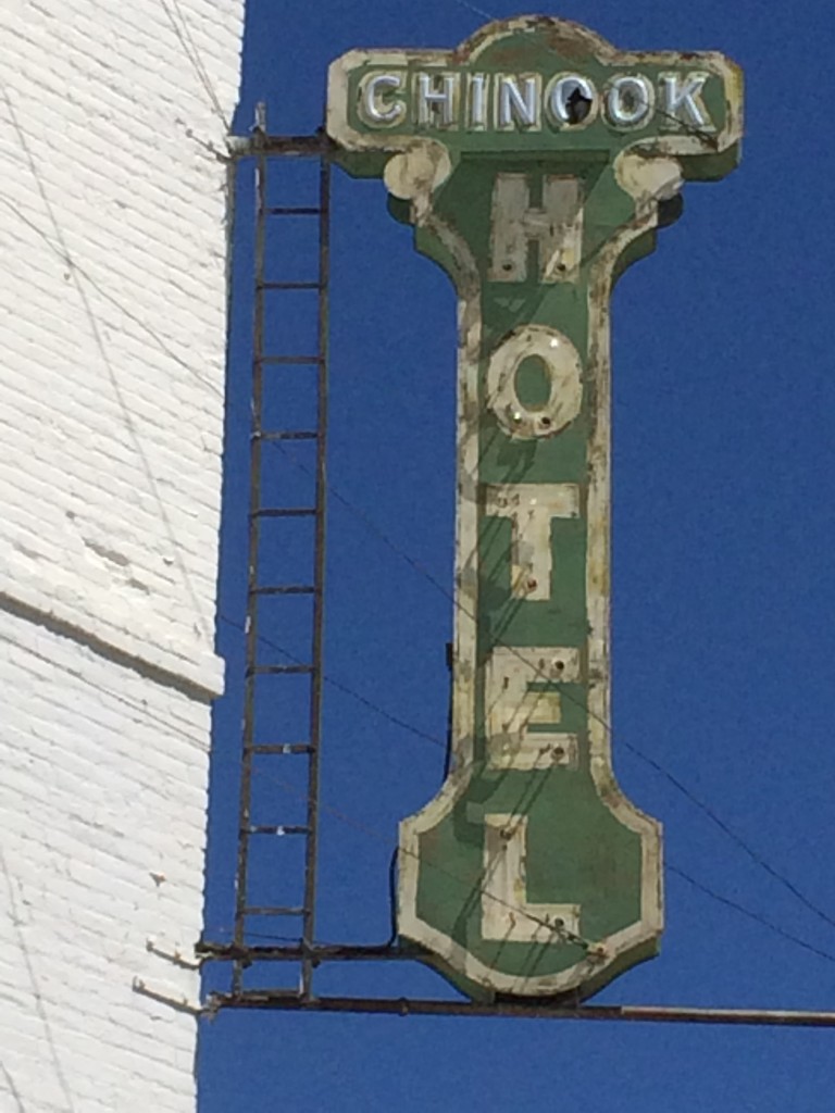 Old Chinook Hotel neon sign