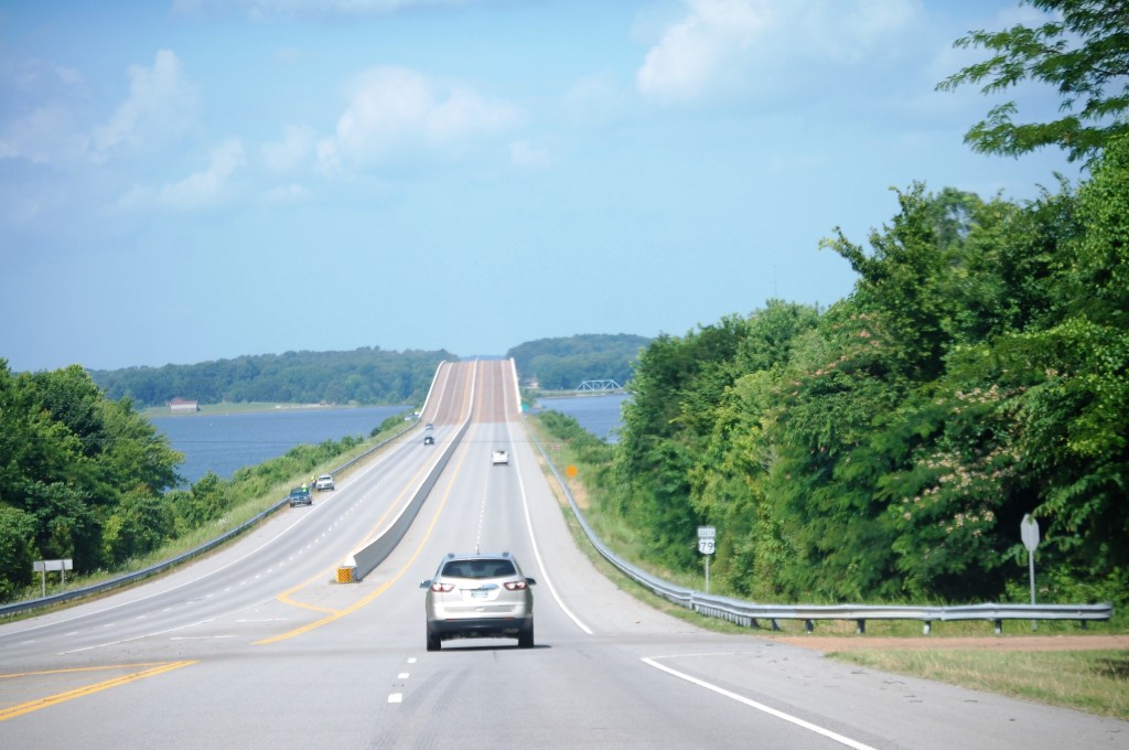 US 79 just north of the Tennessee River