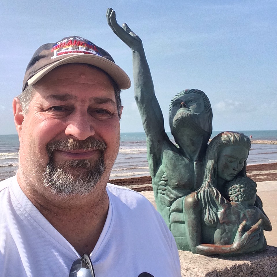 Sumoflam with the Disaster Memorial in Galveston