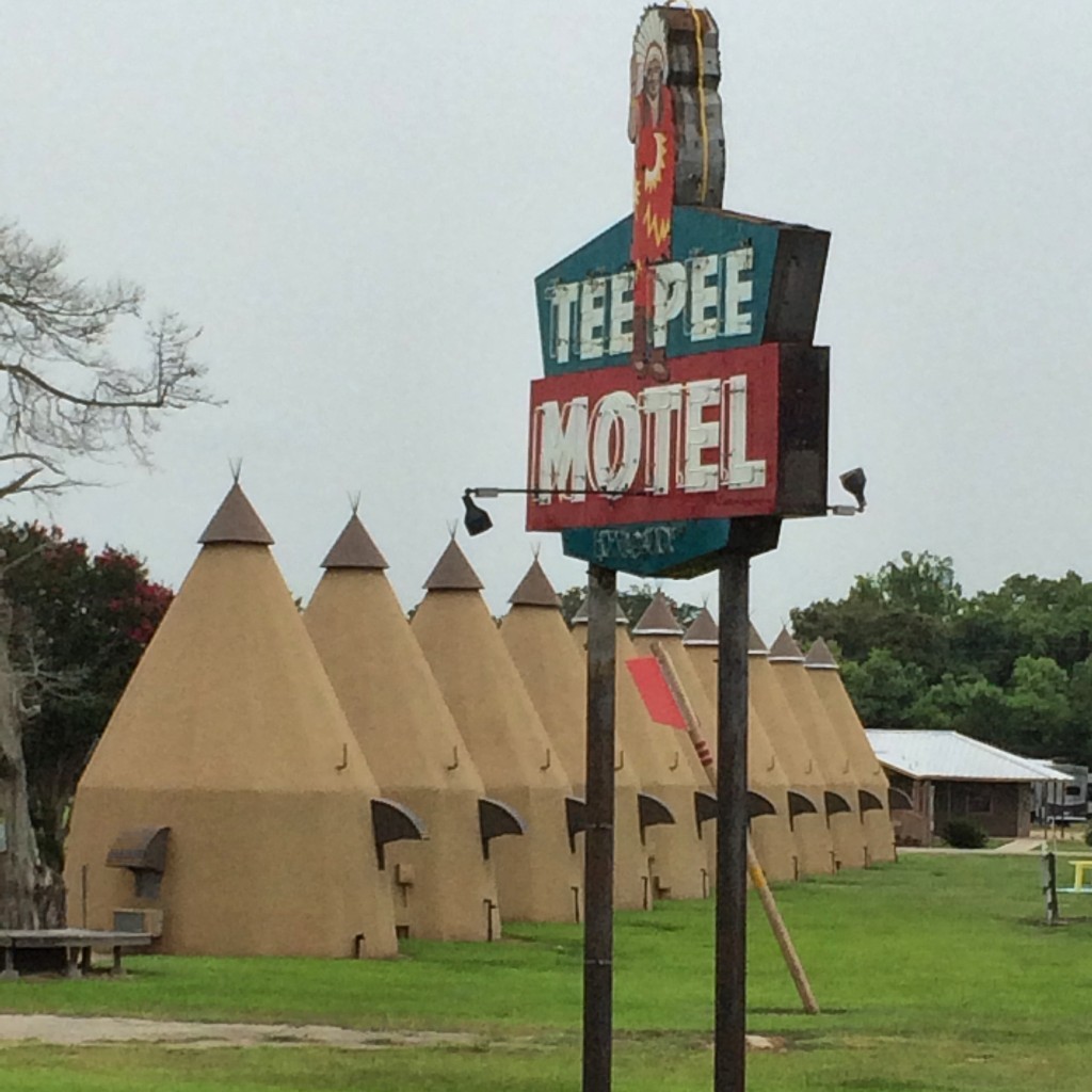 Tee Pee Motel - Wharton, Texas