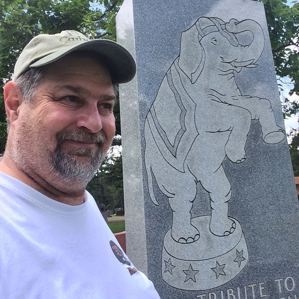 Sumoflam with an Elephant Headstone at Showmen's Rest