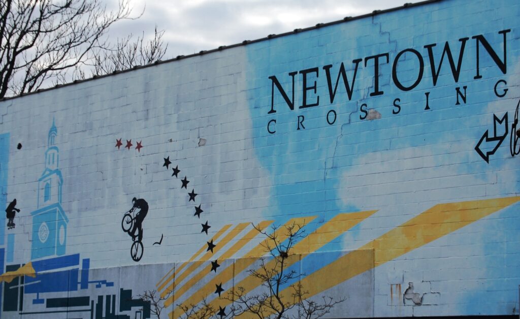 Newtown Crossing wall mural, Lexington, KY