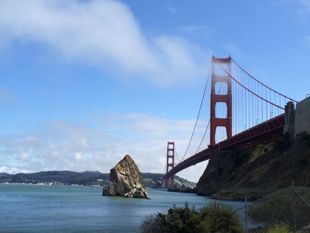 A gorgeous view of the expansive and historic Golden Gate Bridge