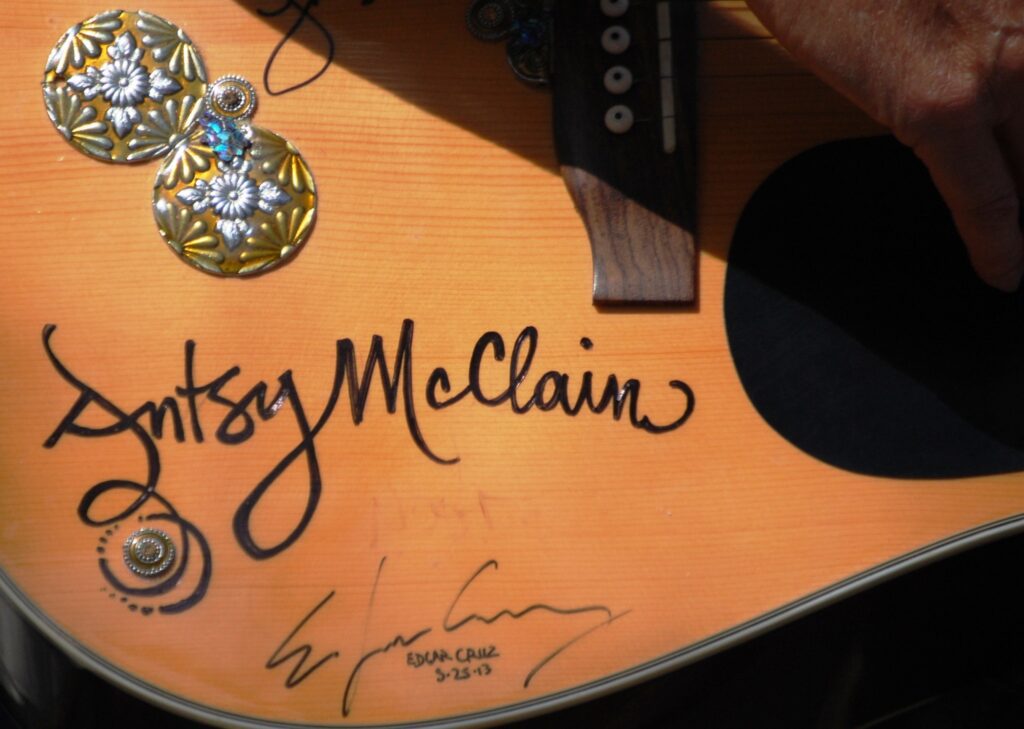 Antsy McClain signature geetar