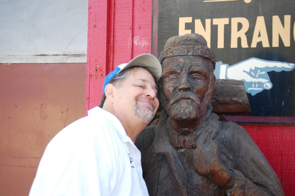 Making friends at the entrance of the Dining Car