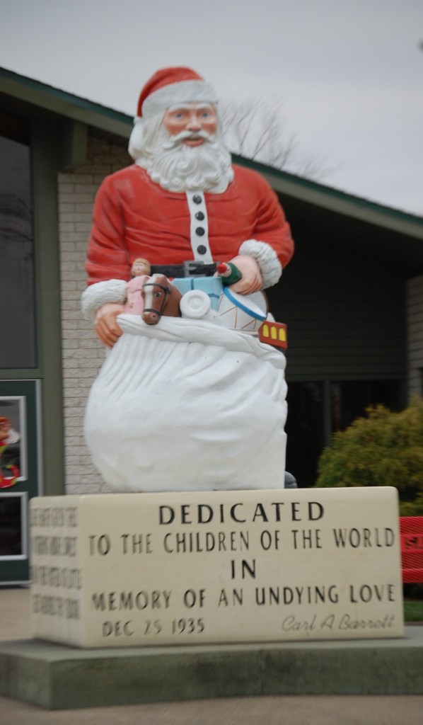 Santa Claus City Hall Santa Statue