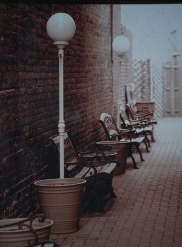 Alley relaxation area on the side of Guarino's
